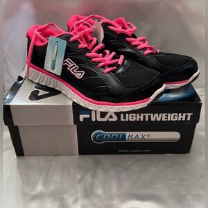 NEW Women’s Fila Lightweight Cool Max Sneakers